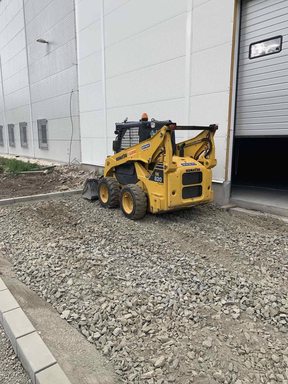 Aszfaltozás, Térkövezés, Útépítés, Közmű építés, Mélyépítés, Betonozás, Szegélyezés, Földmunka, Budapest, Dunakeszi, Fót, Göd, Vác, Veresegyház, Szentendre, Budakalász, Munkagép, Aszfalt, Beton