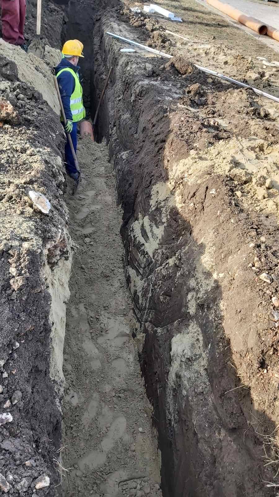 Aszfaltozás, Térkövezés, Útépítés, Közmű építés, Mélyépítés, Betonozás, Szegélyezés, Földmunka, Budapest, Dunakeszi, Fót, Göd, Vác, Veresegyház, Szentendre, Budakalász, Munkagép, Aszfalt, Beton